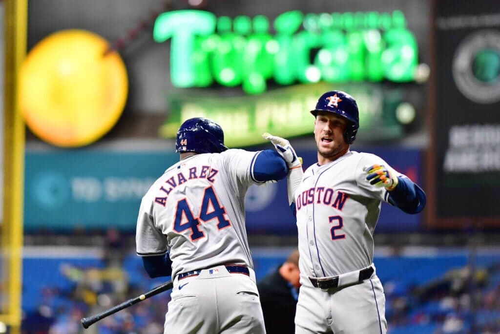 Astros' Alex Bregman has swelling in right elbow, likely won't play this weekend