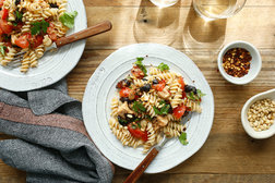 Image for Pasta With Marinated Tomatoes and Summer Herbs