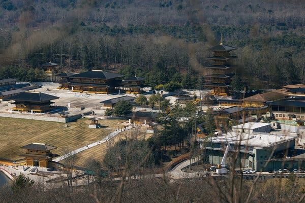 An aerial view of Shen Yun’s compound.