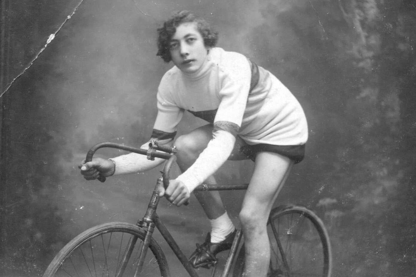 Willy de Bruyn in a photo that is believed to have been taken in the 1930s. From a young age, he felt a pull toward masculinity.