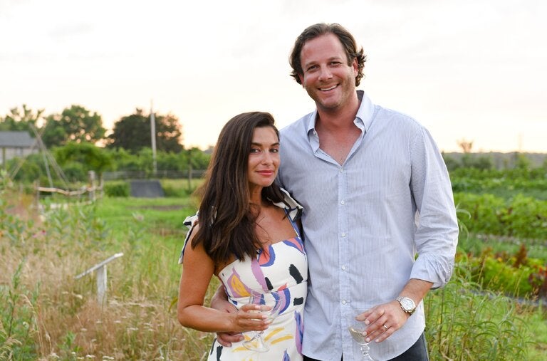 Candice y Brandon Miller. En las fotografías compartidas en línea, sus vidas estaban llenas de fiestas y vacaciones de lujo.